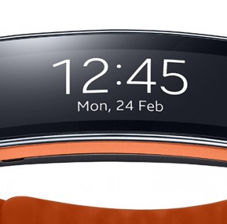 MWC 2014: Samsung Gear Fit let op je rikketik