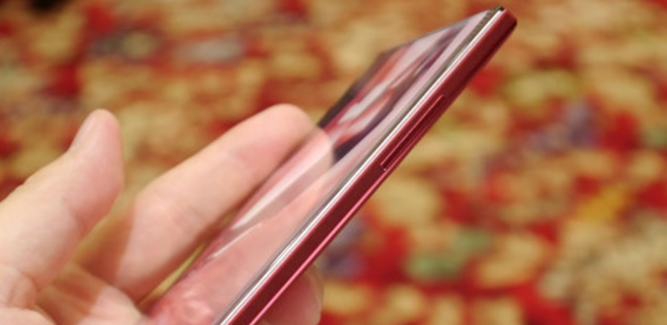 Sharp presenteert nieuwe smartphone: Aquos Crystal