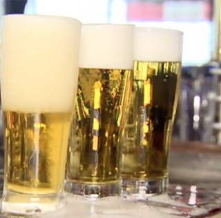 Ultieme gadget: zelf-afschuimend bierglas