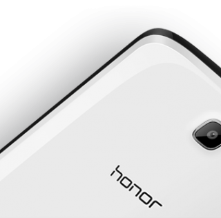 Review: Honor Holly