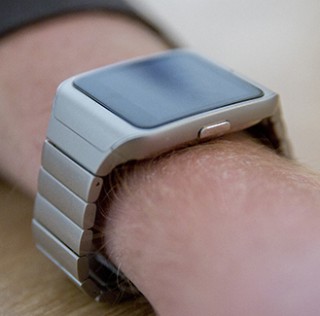 Sony Smartwatch 3 om de pols