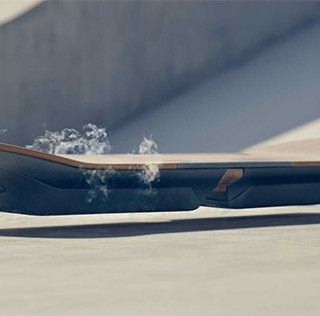 Lexus’ hoverboard is echt. En toch ook niet