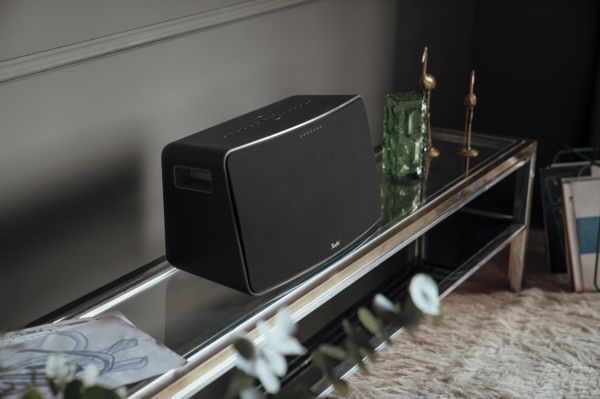 De Motiv XL van teufel op een standaard