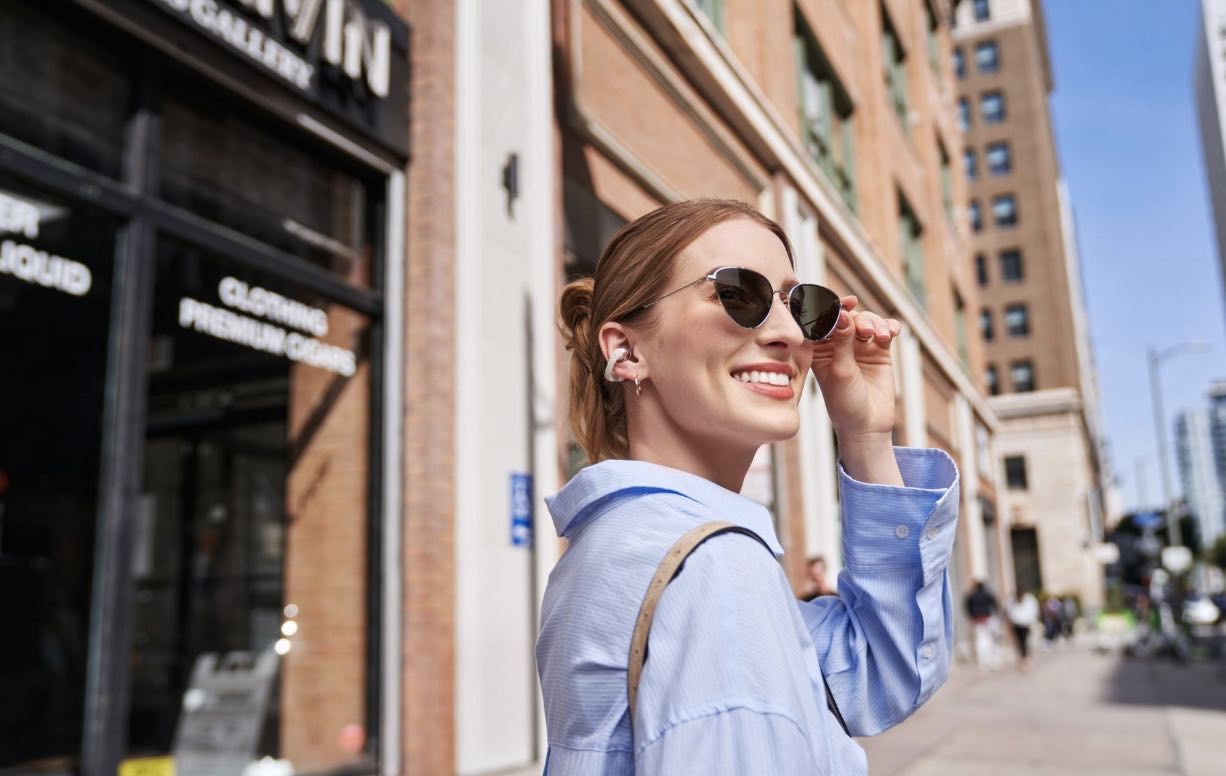 Shokz introduceert clip-on oordopjes OpenDots ONE: open-ear audio in een nieuw jasje