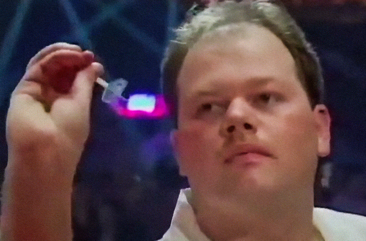 Vanavond zappen: Barney gooit weer op het WK, en dat is veel meer dan een nostalgisch avondje darts