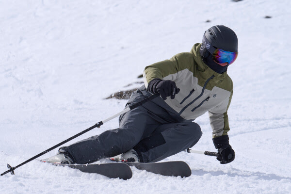 Dare 2b lanceert ’technisch skijack’ Baseplate III voor fanatieke wintersporters