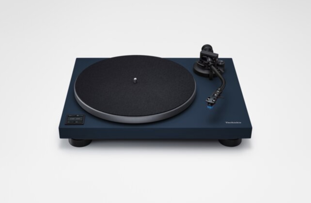Blauwe platenspeler van Technics packshot