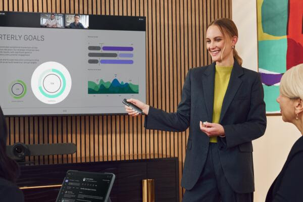 Presenteren met de presentatieclicker van Logitech.